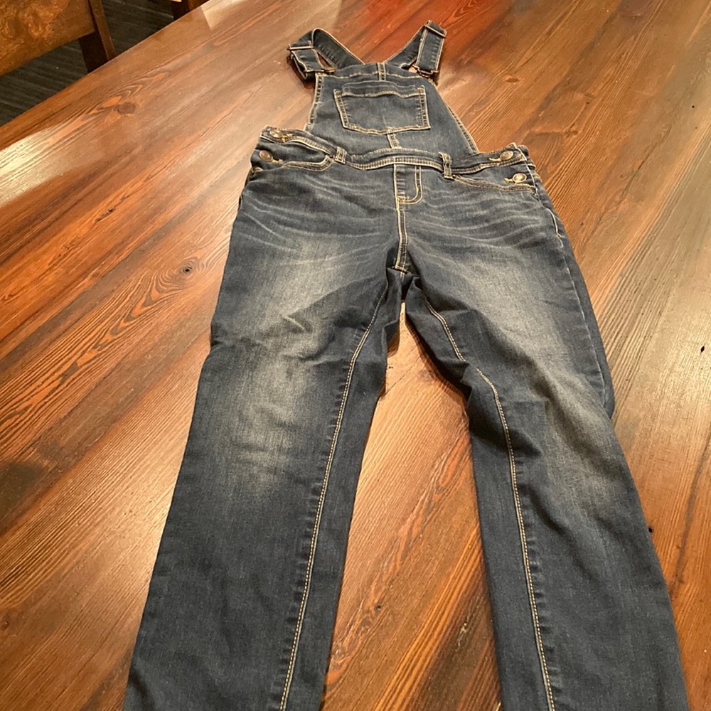 Cat & Jack size 10-12 overalls. Adorable, like new. Smoke free home